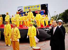 区长热情介绍法轮功