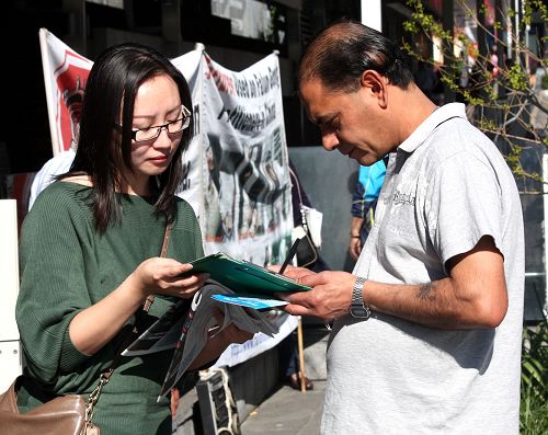 悉尼奥本当地民众签名谴责中共活摘法轮功学员器官