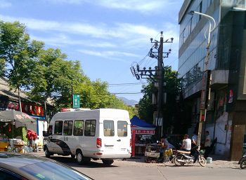 稷山法院附近路口的警车